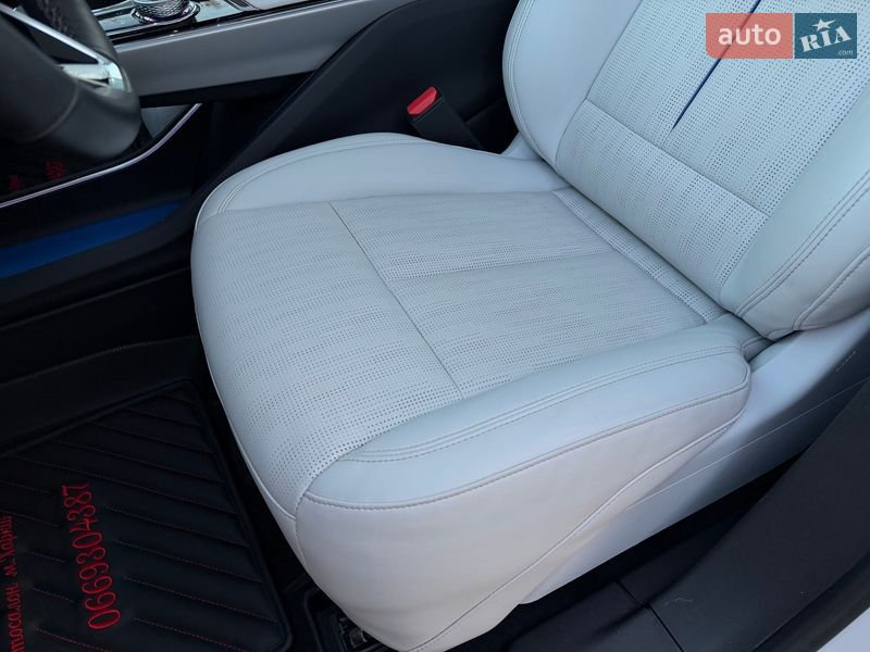 Внедорожник / Кроссовер Cadillac Lyriq 2023 в Харькове