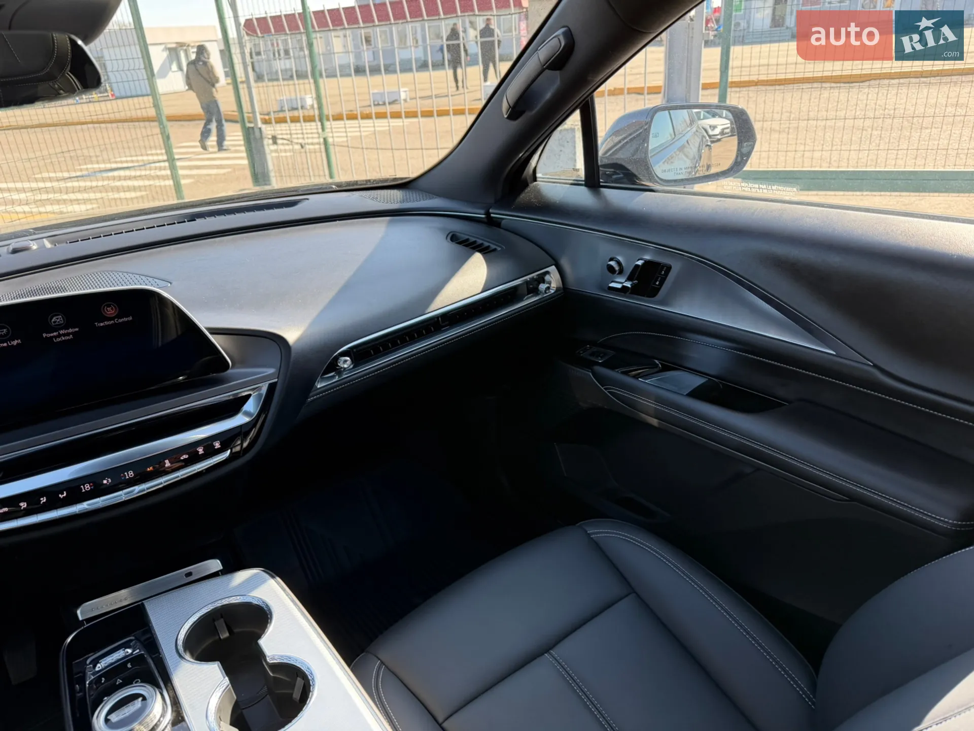2023 Cadillac Lyriq - мініатюра 32