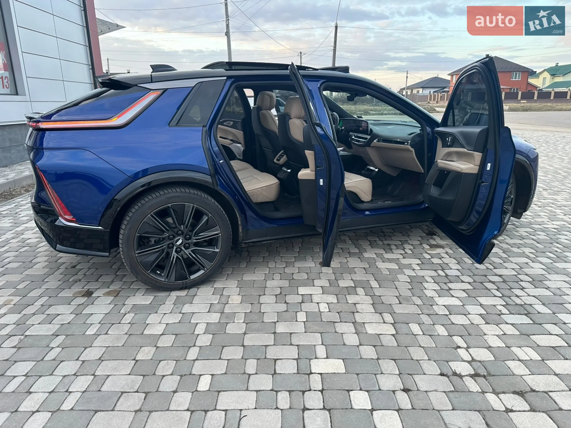 2023 Cadillac Lyriq - мініатюра 17