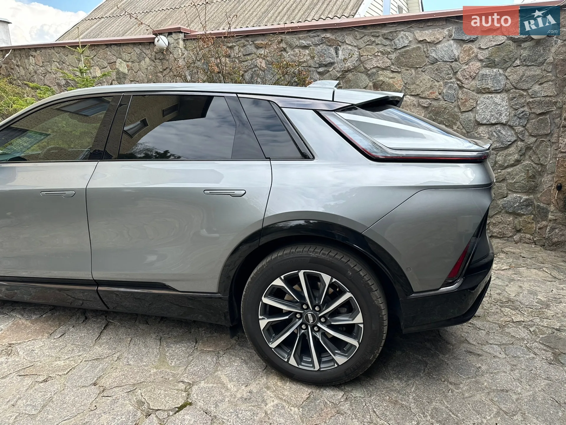 2023 Cadillac Lyriq - мініатюра 4
