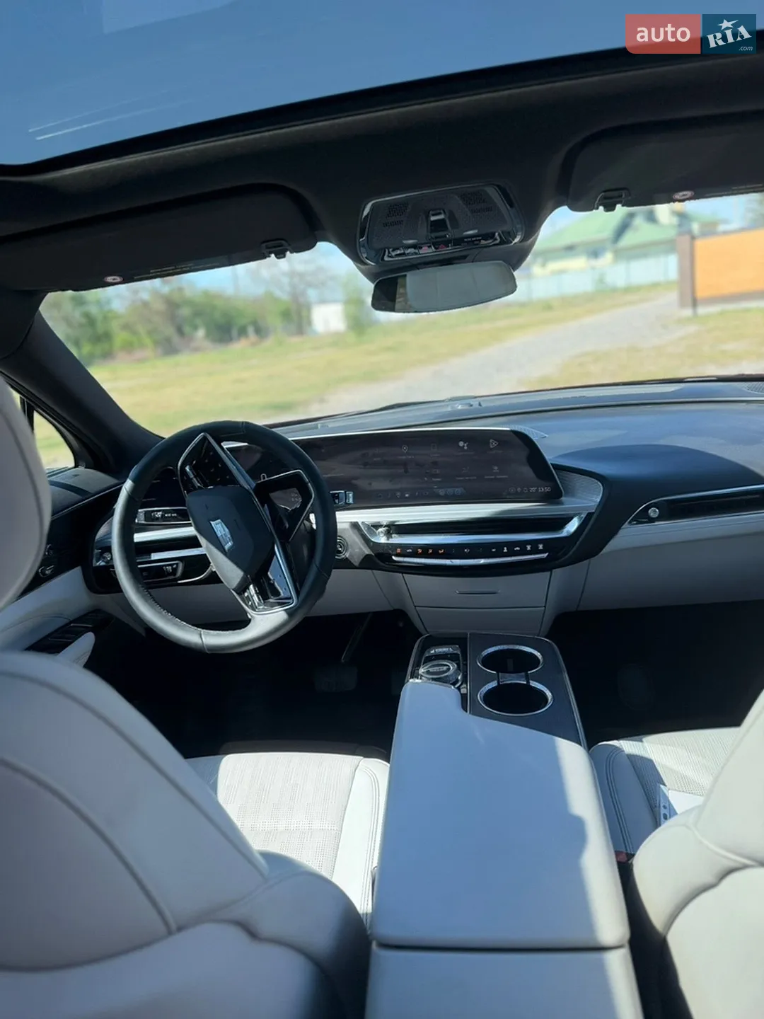 2023 Cadillac Lyriq - мініатюра 11