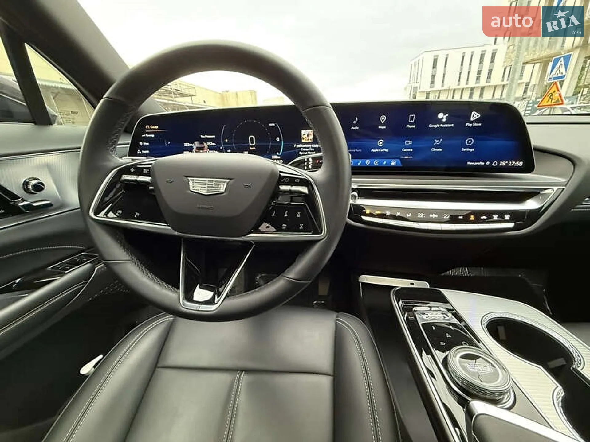 2023 Cadillac Lyriq - мініатюра 14