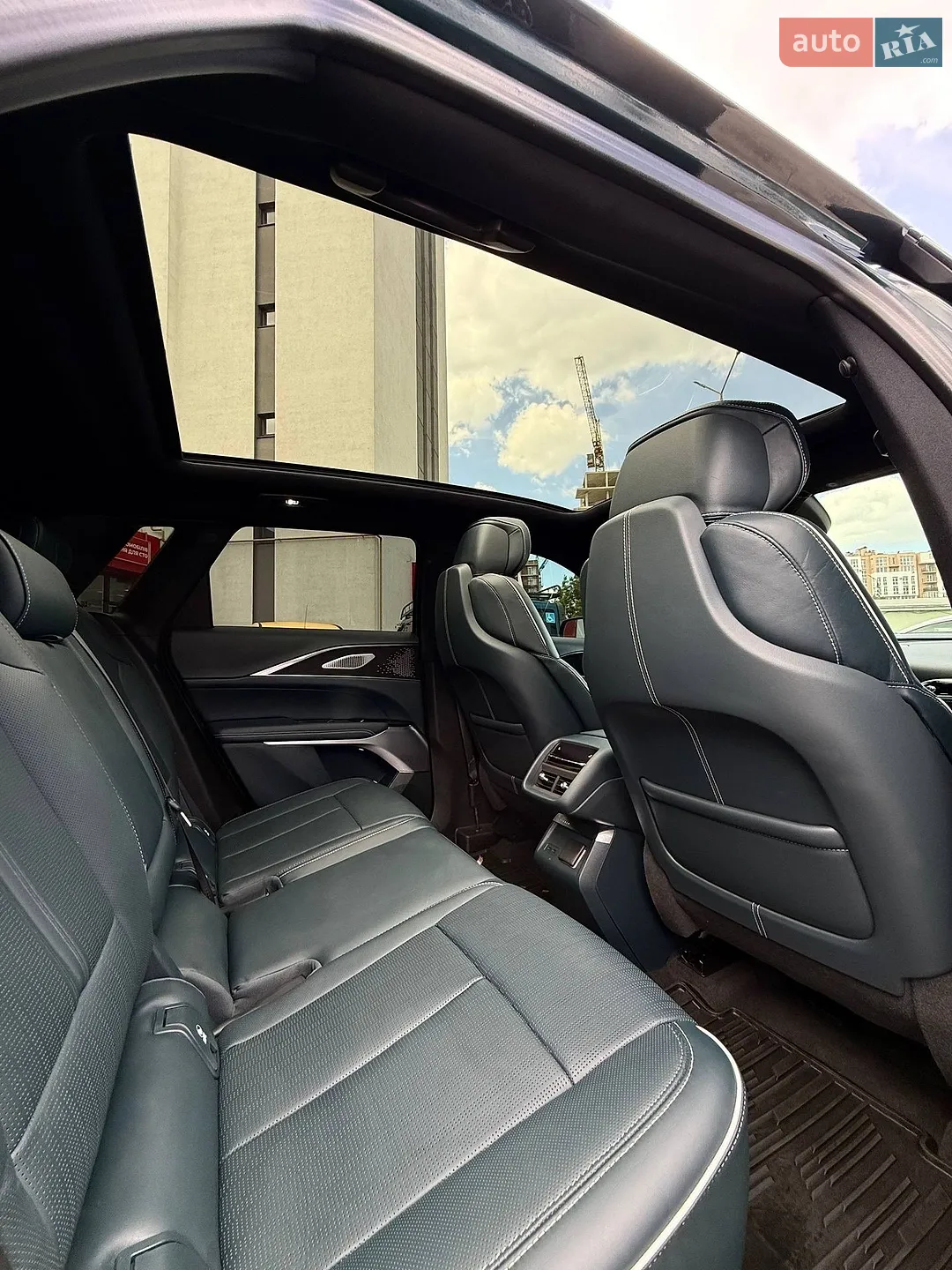 2023 Cadillac Lyriq - мініатюра 20
