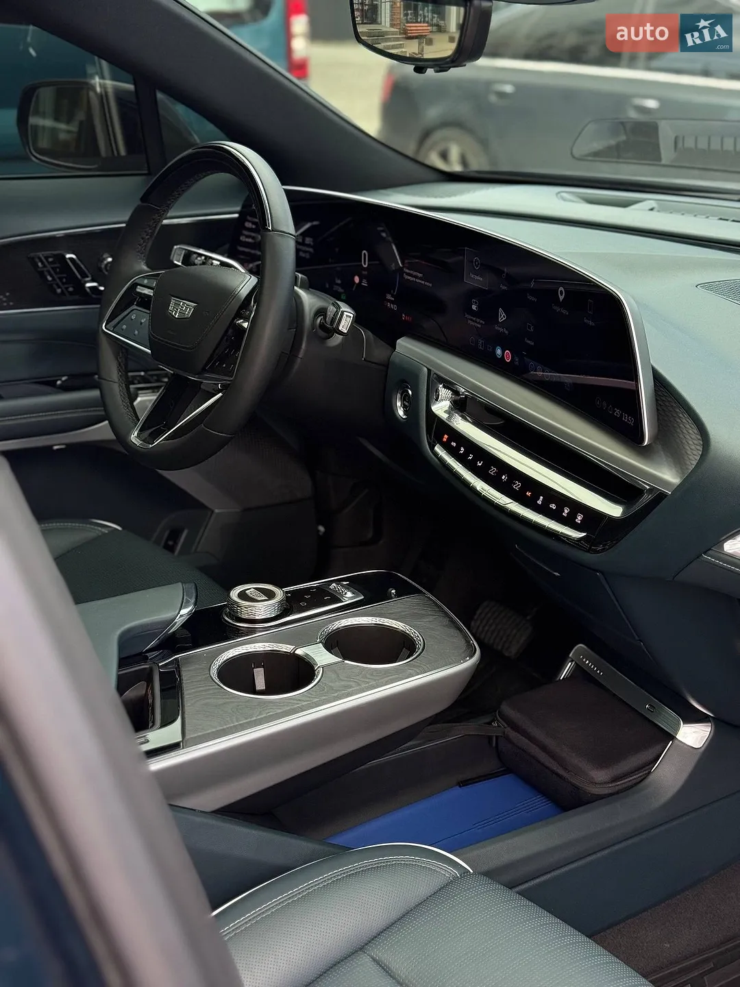 2023 Cadillac Lyriq - мініатюра 18