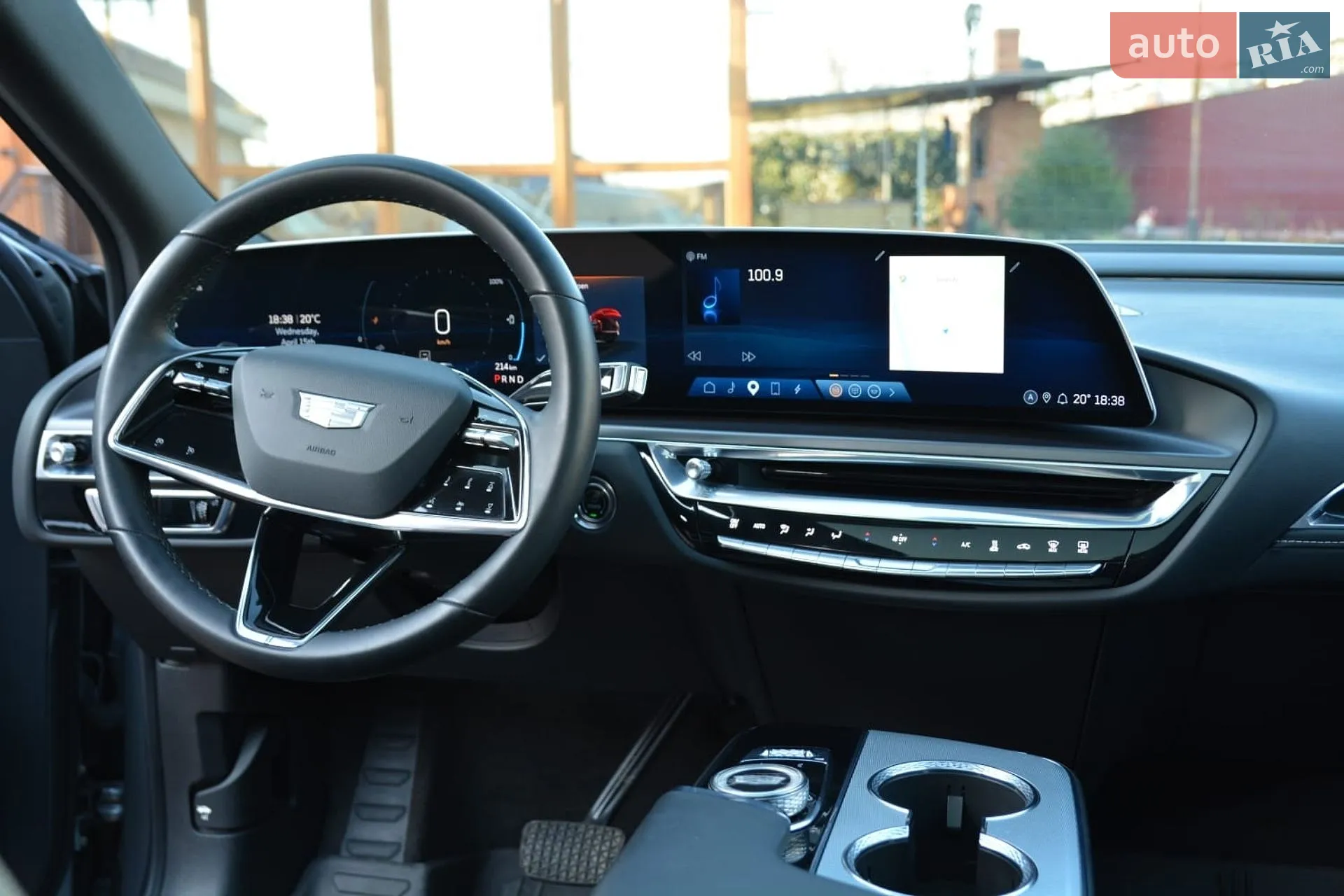 2023 Cadillac Lyriq - мініатюра 22
