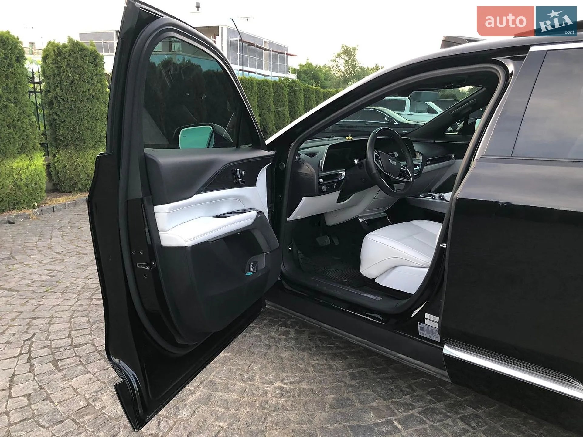 2024 Cadillac Lyriq - мініатюра 12