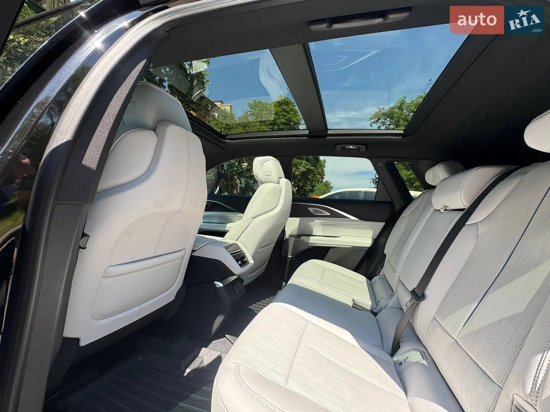 2025 Cadillac Lyriq - мініатюра 13