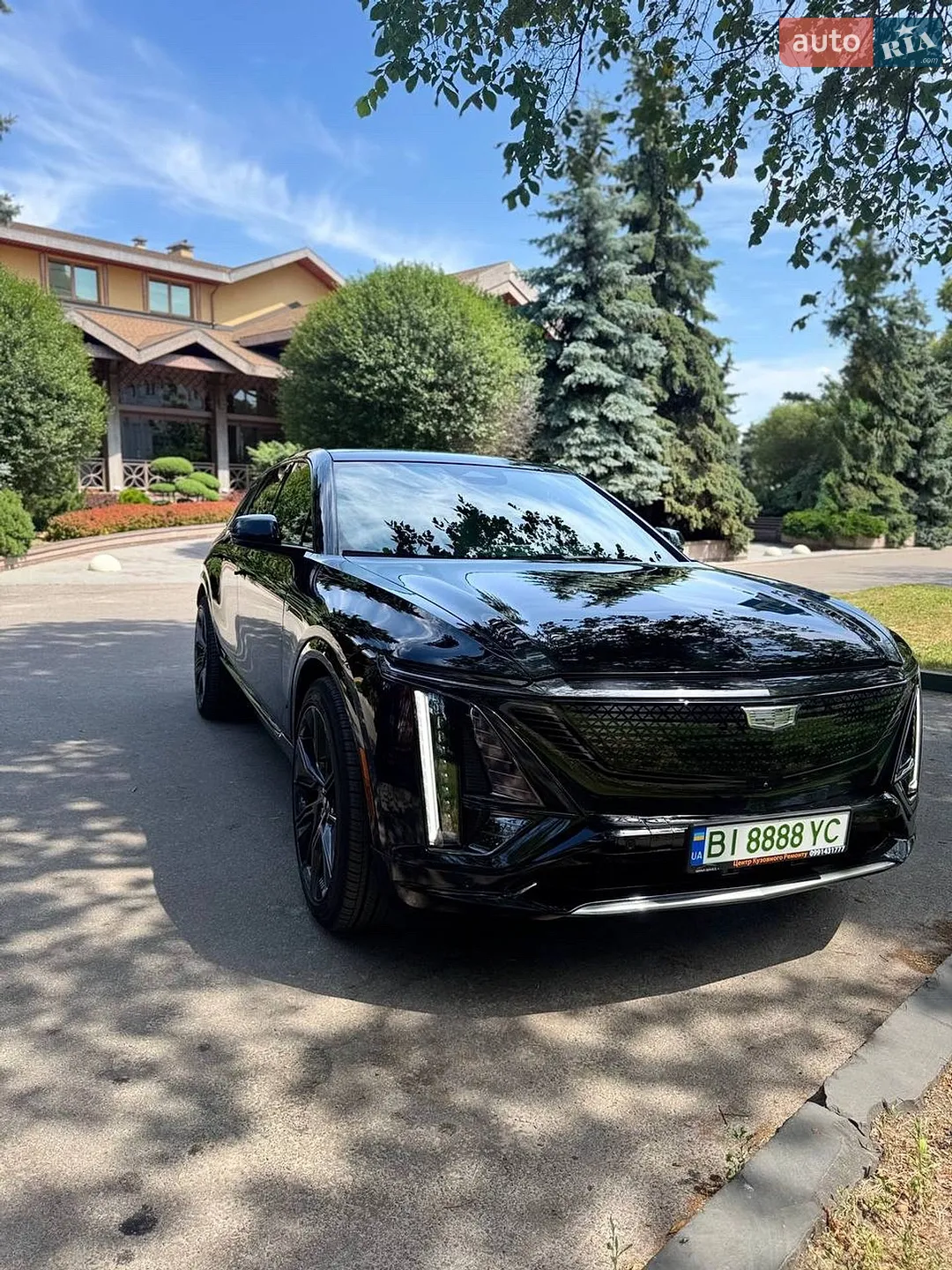2025 Cadillac Lyriq - мініатюра 3