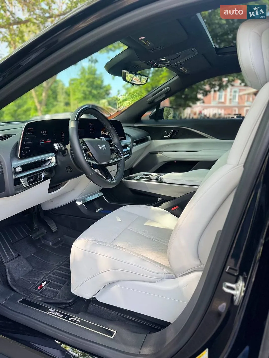 2025 Cadillac Lyriq - мініатюра 15