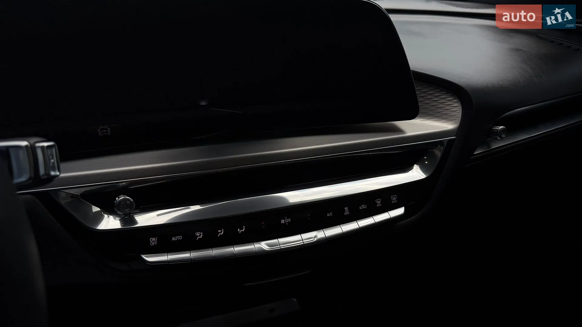 2023 Cadillac Lyriq - мініатюра 27