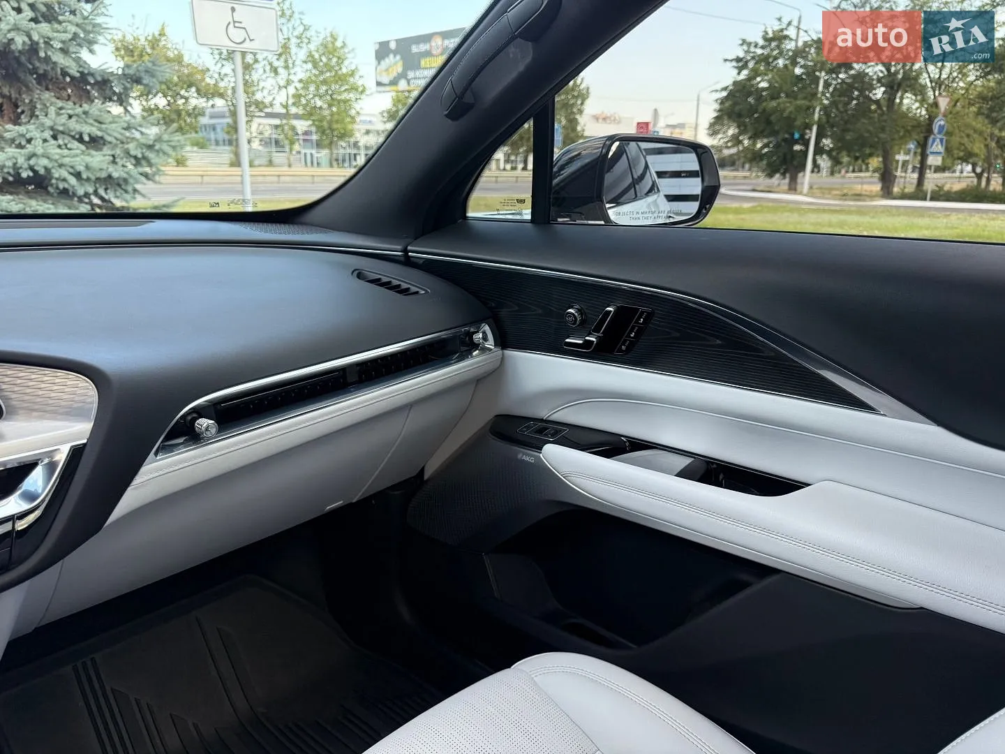 2024 Cadillac Lyriq - мініатюра 28