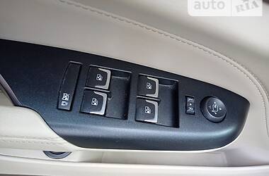 Позашляховик / Кросовер Cadillac SRX 2014 в Чернівцях