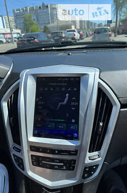 Внедорожник / Кроссовер Cadillac SRX 2011 в 