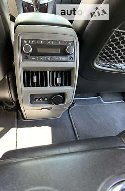 Внедорожник / Кроссовер Cadillac SRX 2011 в 