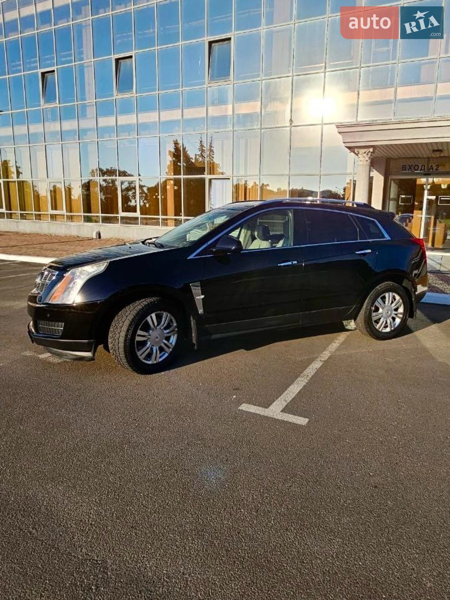2010 Cadillac SRX - фото 1