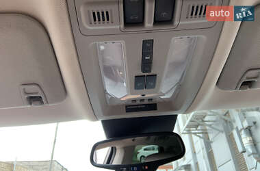 Внедорожник / Кроссовер Cadillac SRX 2011 в 
