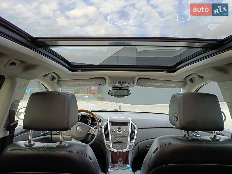 Позашляховик / Кросовер Cadillac SRX 2011 в Броварах