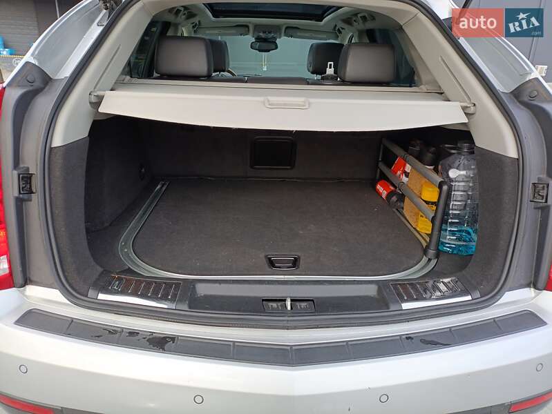 Позашляховик / Кросовер Cadillac SRX 2011 в Броварах