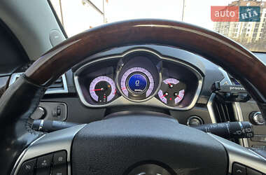 Позашляховик / Кросовер Cadillac SRX 2011 в 