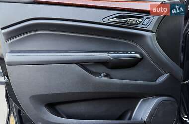 Внедорожник / Кроссовер Cadillac SRX 2014 в 