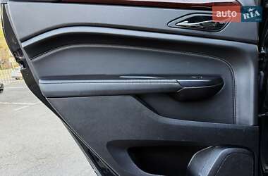 Внедорожник / Кроссовер Cadillac SRX 2014 в 
