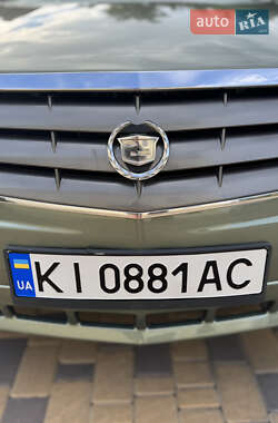 Универсал Cadillac SRX 2004 в 