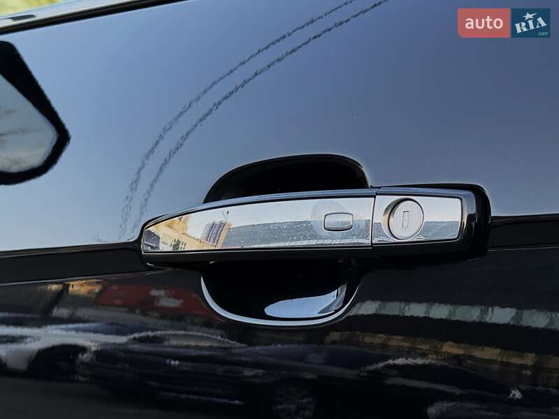 Позашляховик / Кросовер Cadillac SRX 2014 в Києві