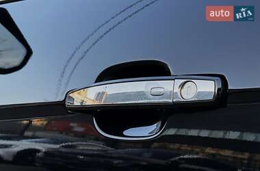 Позашляховик / Кросовер Cadillac SRX 2014 в 