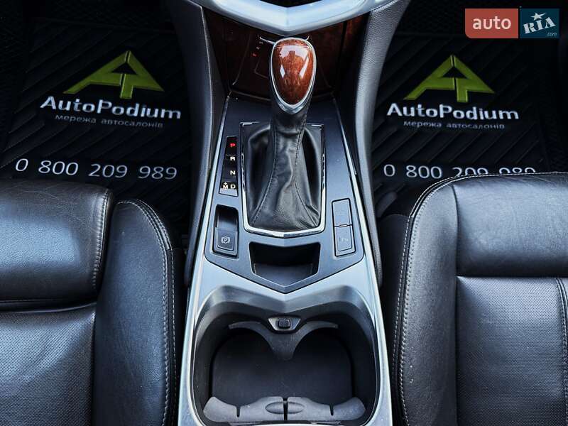 Позашляховик / Кросовер Cadillac SRX 2014 в Києві