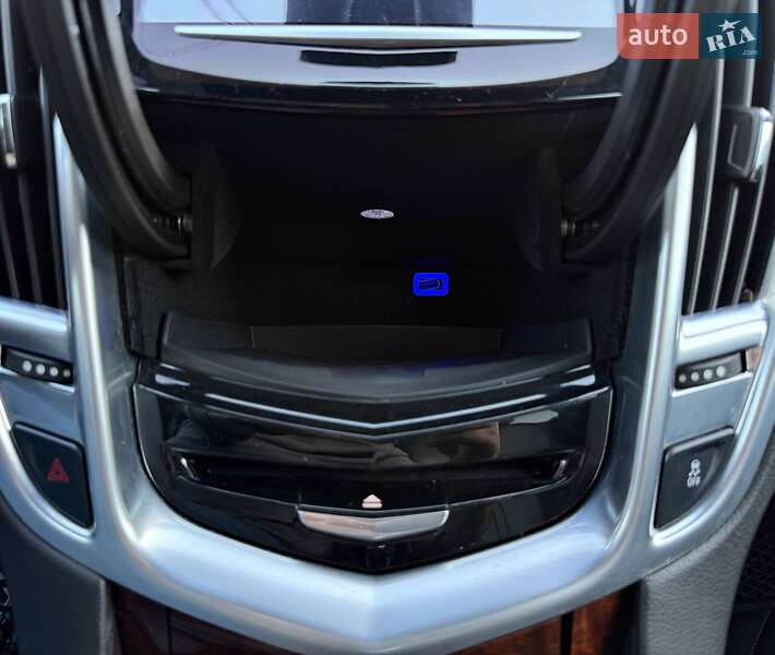 Внедорожник / Кроссовер Cadillac SRX 2014 в 
