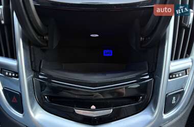 Позашляховик / Кросовер Cadillac SRX 2014 в 