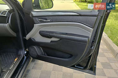 Внедорожник / Кроссовер Cadillac SRX 2010 в 