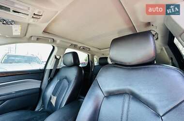 Позашляховик / Кросовер Cadillac SRX 2011 в 