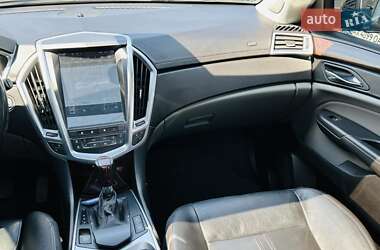 Позашляховик / Кросовер Cadillac SRX 2011 в 