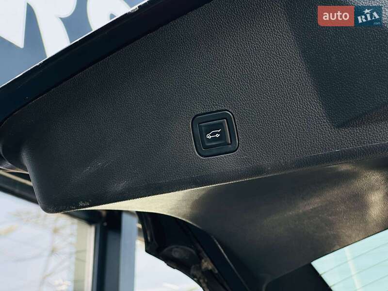Позашляховик / Кросовер Cadillac SRX 2011 в Харкові