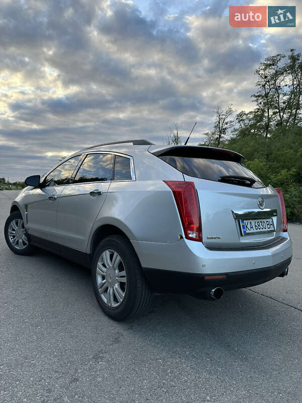 Позашляховик / Кросовер Cadillac SRX 2011 в Києві