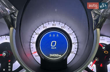Внедорожник / Кроссовер Cadillac SRX 2011 в 