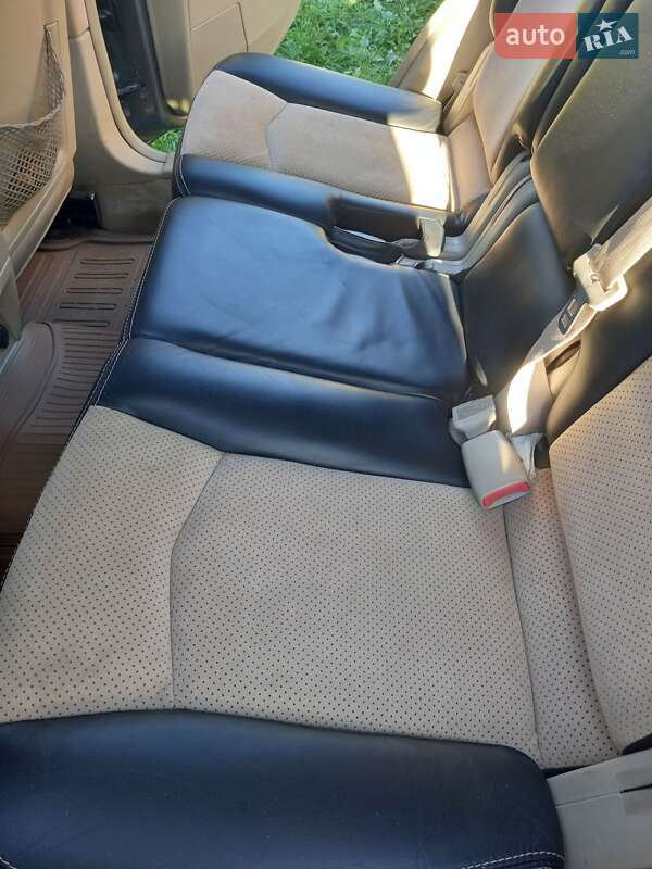 Позашляховик / Кросовер Cadillac SRX 2004 в Калуші