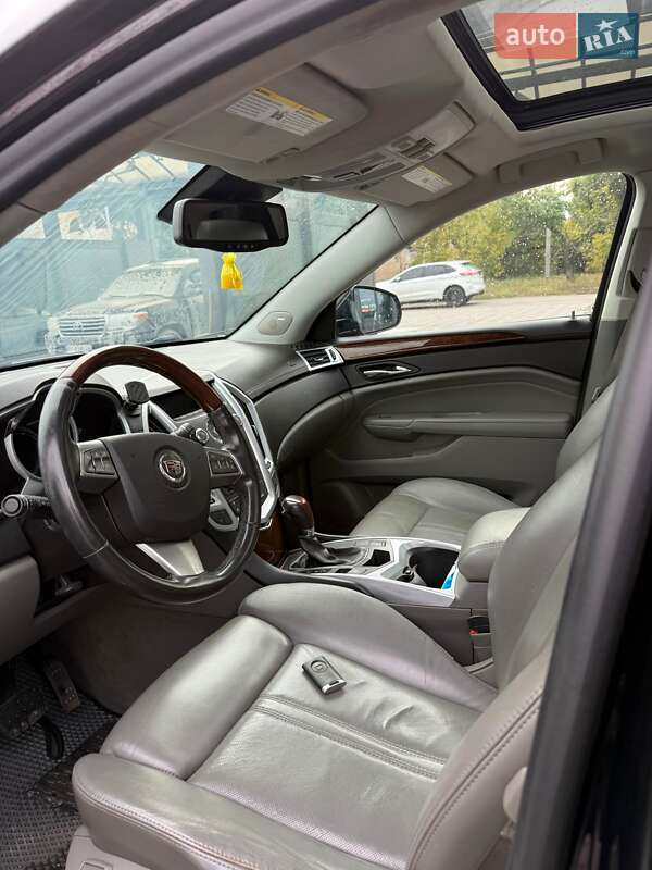 Позашляховик / Кросовер Cadillac SRX 2011 в Лубнах