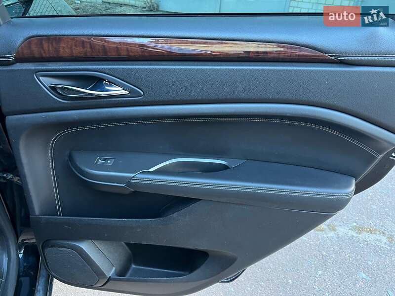 Внедорожник / Кроссовер Cadillac SRX 2010 в Чернигове фото 9 Внедорожник / Кроссовер Cadillac SRX 2010 в Чернигове