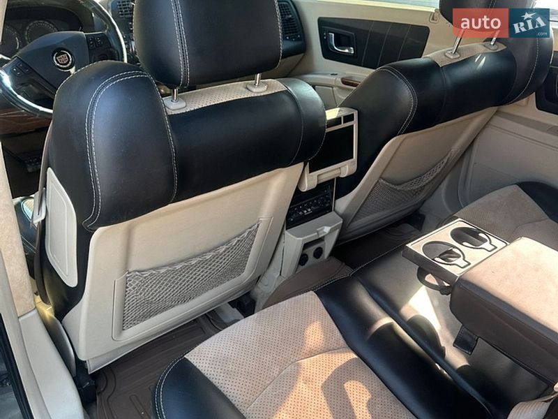 Внедорожник / Кроссовер Cadillac SRX 2004 в Тернополе