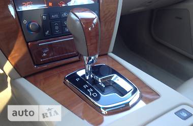 Седан Cadillac STS 2009 в 