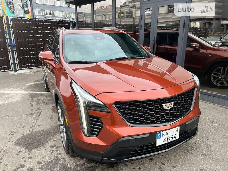 Внедорожник / Кроссовер Cadillac XT4 2021 в Киеве