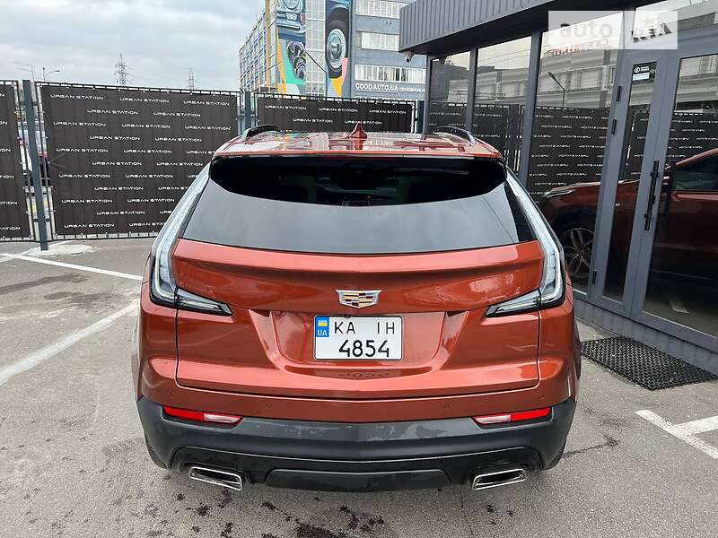 Внедорожник / Кроссовер Cadillac XT4 2021 в Киеве