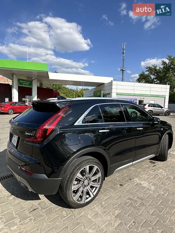 Внедорожник / Кроссовер Cadillac XT4 2018 в Сумах
