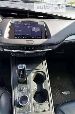 Позашляховик / Кросовер Cadillac XT4 2018 в Сумах
