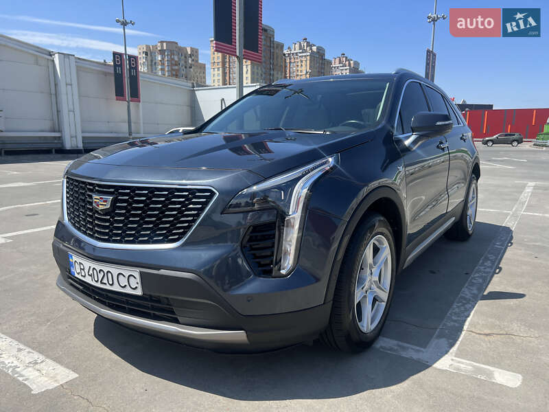 Внедорожник / Кроссовер Cadillac XT4 2018 в 