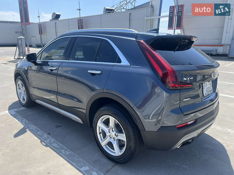 Внедорожник / Кроссовер Cadillac XT4 2018 в Киеве
