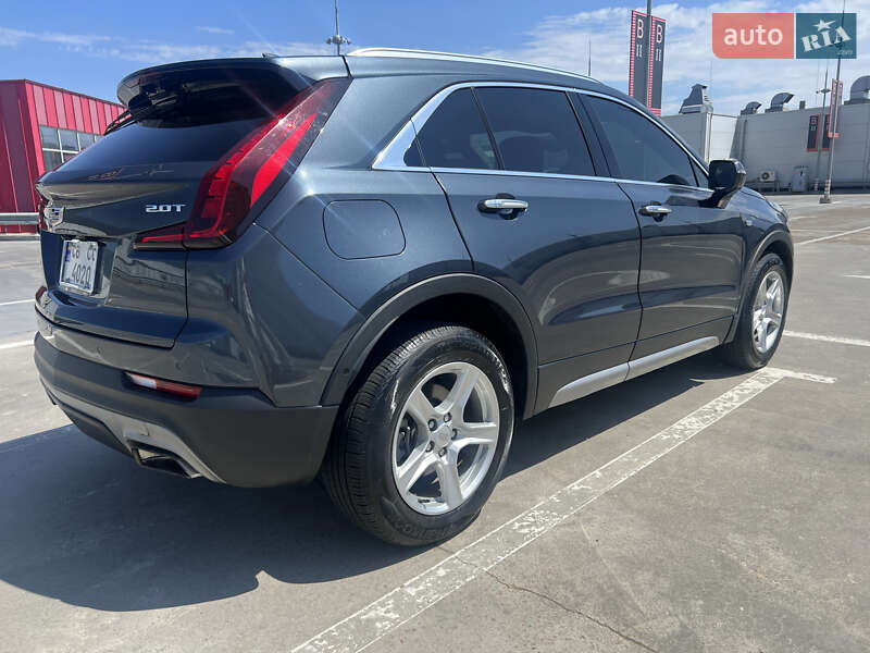Внедорожник / Кроссовер Cadillac XT4 2018 в Киеве