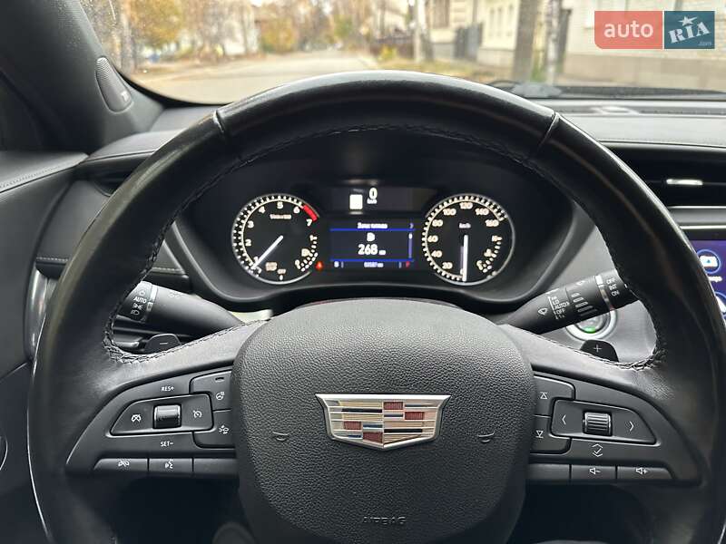 Внедорожник / Кроссовер Cadillac XT4 2018 в Сумах